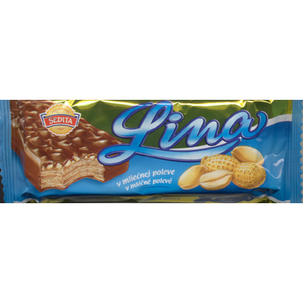 Lina with peanuts in milk chocolate